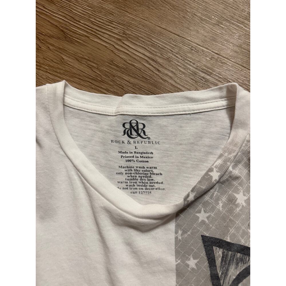 Rock & Republic Graphic tshirt White Distressed Grunge Y2K Streetwear Mens Large - Picture 2 of 3